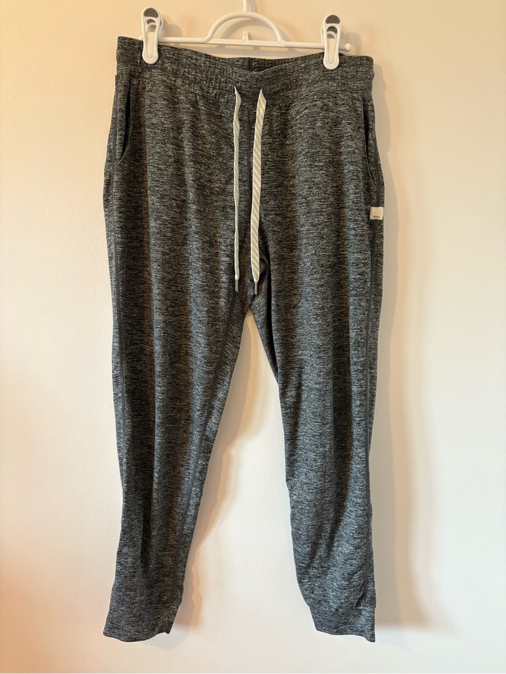 Vuori Women's Joggers Grey M